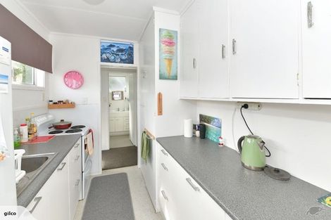 Photo of property in 2/8 Rewi Street, Torbay, Auckland, 0630