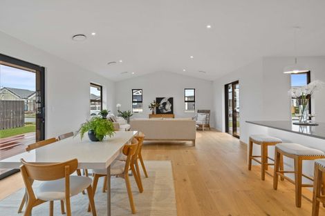 Photo of property in 5 Ferbane Way, Halswell, Christchurch, 8025