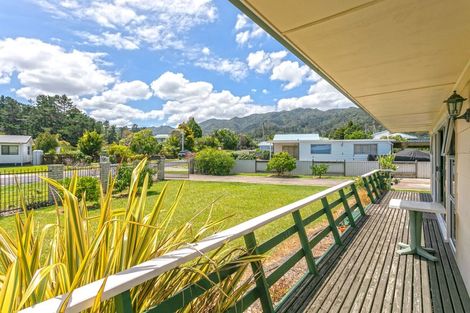 Photo of property in 68 Watt Street, Coromandel, 3506
