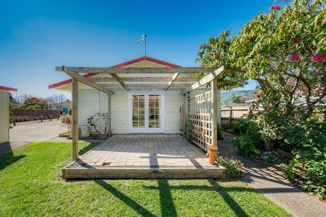 Photo of property in 31 Nimmo Avenue, Waikanae, 5036