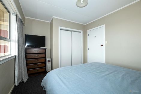 Photo of property in 1 Oxford Street, Waimate, 7924