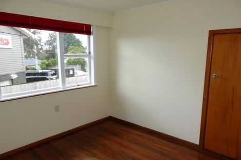 Photo of property in 22 Cron Avenue, Te Atatu South, Auckland, 0610