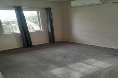 Photo of property in 1/79 Sylvan Avenue, Northcote, Auckland, 0627