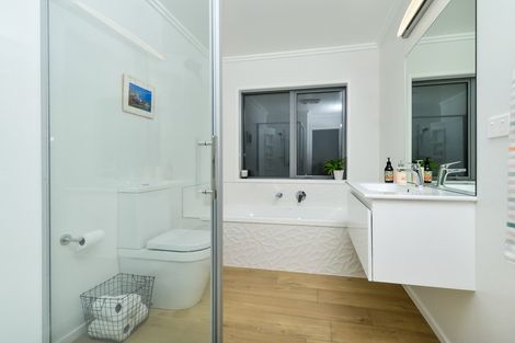 Photo of property in 13 Mccorquindale Drive, Flagstaff, Hamilton, 3210