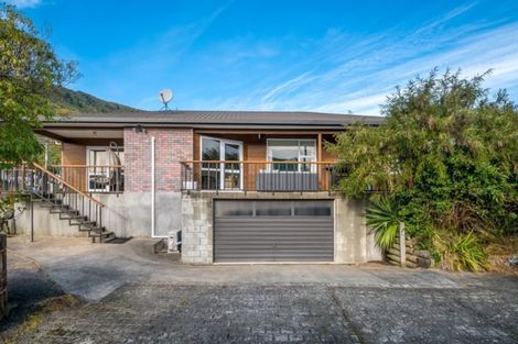 Photo of property in 289 Waikawa Road, Waikawa, Picton, 7220