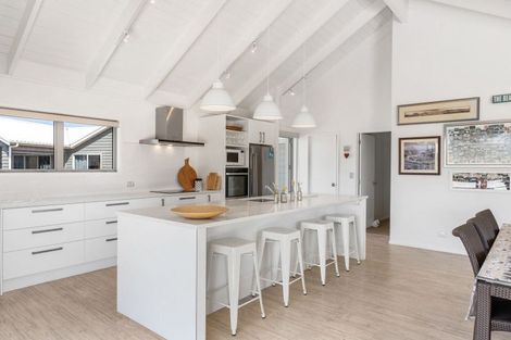 Photo of property in 132 Kiwi Road, Whangamata, 3620