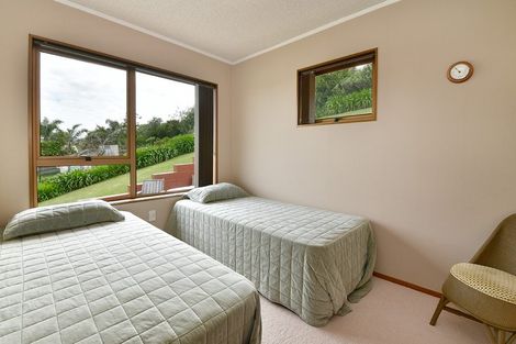 Photo of property in 16 Kaipara Crescent, Helensville, 0800
