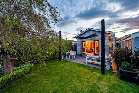 Photo of property in 32 Windermere Road, Papanui, Christchurch, 8053