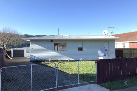 Photo of property in 40 Hamstead Street, Wainuiomata, Lower Hutt, 5014