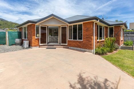 Photo of property in 253a Waikawa Road, Waikawa, Picton, 7220