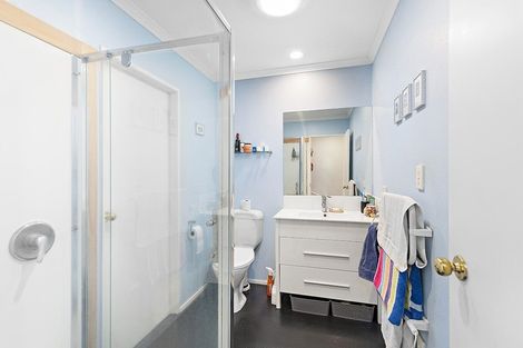 Photo of property in Tuscany Way, 19/3 Ambrico Place, New Lynn, Auckland, 0600