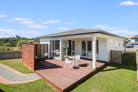 Photo of property in 4 Kaweka Close, Aotea, Porirua, 5024