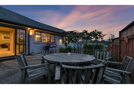 Photo of property in 8 Archer Rayner Place, Greenhithe, Auckland, 0632