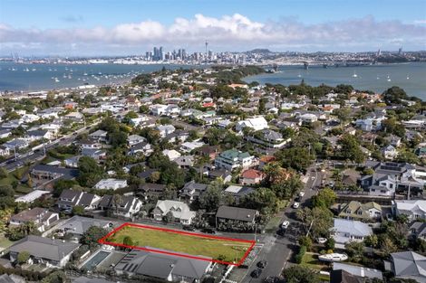 Photo of property in 15 Church Street, Northcote Point, Auckland, 0627