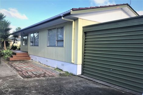 Photo of property in 1/322 Royal Road, Massey, Auckland, 0614