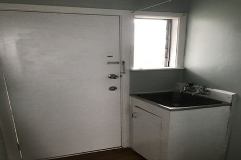 Photo of property in 1/402 Mount Albert Road, Mount Roskill, Auckland, 1041