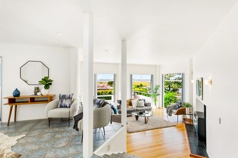Photo of property in 21 Renoir Street, West Harbour, Auckland, 0618