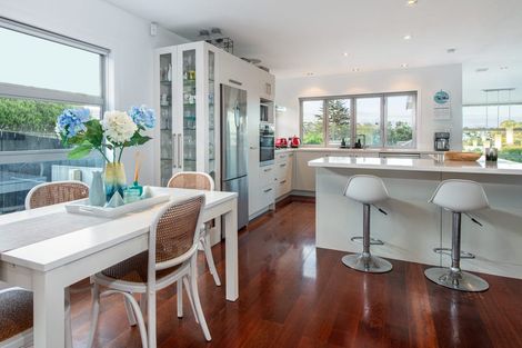 Photo of property in 18 Beulah Avenue, Rothesay Bay, Auckland, 0630