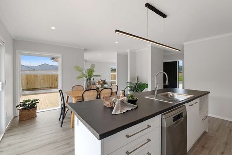 Photo of property in 6 Magnolia Place, Levin, 5510