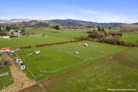 Photo of property in 103 Waikawa Beach Road, Manakau, Levin, 5573