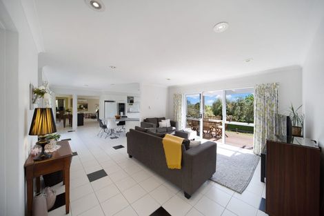 Photo of property in 39 Ohiwa Road, Papakura, 2582