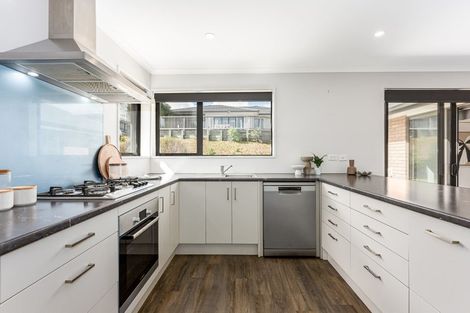 Photo of property in 5 Ihakara Arthur Lane, Aotea, Porirua, 5024