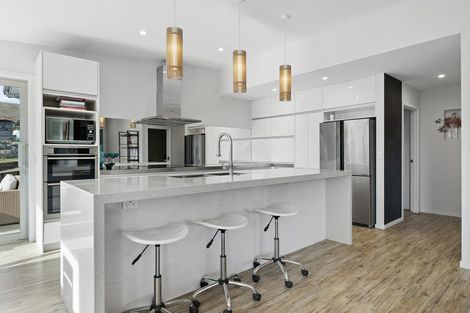 Photo of property in 24 Makomako Road, Wanaka, 9305