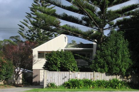 Photo of property in 238 Te Moana Road, Waikanae, 5036