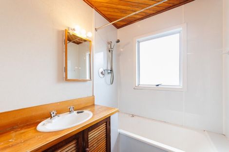 Photo of property in 34 Geraldine Crescent, Cloverlea, Palmerston North, 4412