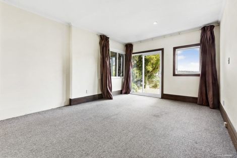 Photo of property in 27 The Crescent, Roseneath, Wellington, 6011