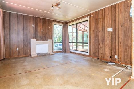 Photo of property in 33 Spenmoor Street, Newlands, Wellington, 6037