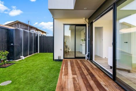 Photo of property in 19a Bradbury Road, Botany Downs, Auckland, 2010