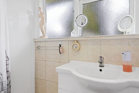 Photo of property in 8 Nyton Place, Bryndwr, Christchurch, 8053