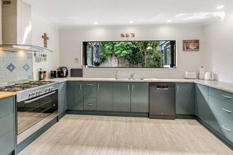 Photo of property in 19 Ysabel Crescent, The Gardens, Auckland, 2105