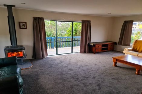 Photo of property in 8 Trig Hill Terrace, Waikanae Beach, Waikanae, 5036