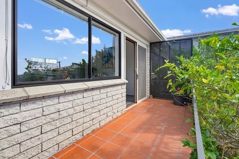 Photo of property in 1 Pleasant Road, Glen Eden, Auckland, 0602