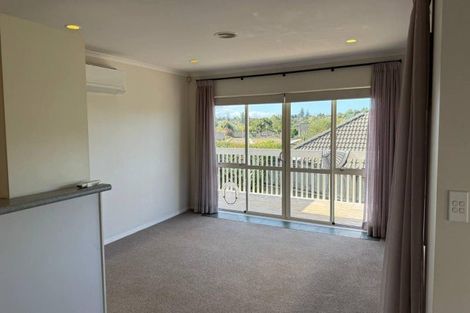 Photo of property in 33 Blue Heron Rise, Stanmore Bay, Whangaparaoa, 0932