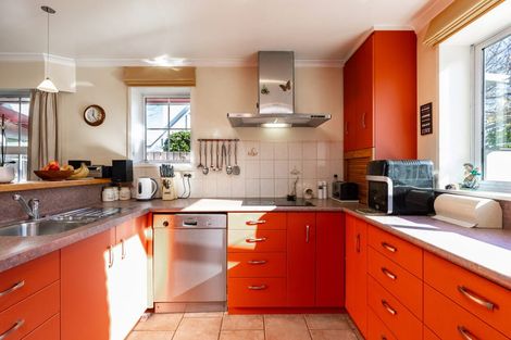 Photo of property in 16 Huia Street, Waikawa, Picton, 7220