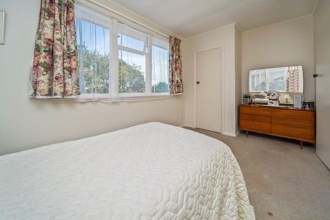 Photo of property in 84 Cook Street, Marfell, New Plymouth, 4310