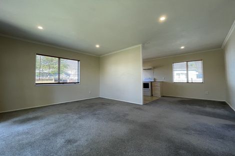 Photo of property in 5 Newton Place, Westbrook, Palmerston North, 4412