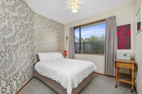 Photo of property in 2/113 Avonhead Road, Avonhead, Christchurch, 8042