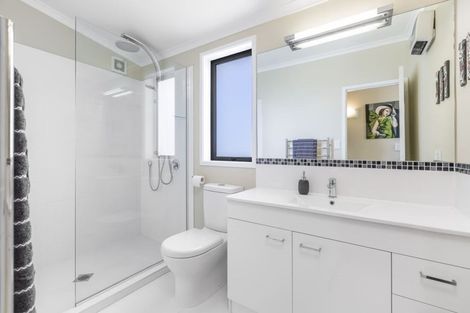 Photo of property in 78 Pemberton Avenue, Bayview, Auckland, 0629