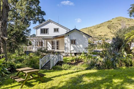 Photo of property in 1431 Clevedon Kawakawa Road, Kawakawa Bay, Papakura, 2585