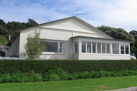 Photo of property in 35 Woodroffe Road, Wyuna Bay, Coromandel, 3581