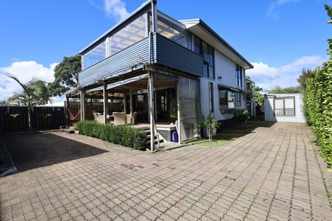 Photo of property in 988 Papamoa Beach Road, Papamoa Beach, Papamoa, 3118