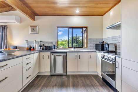 Photo of property in 18 Bay View Road, Cable Bay, 0420