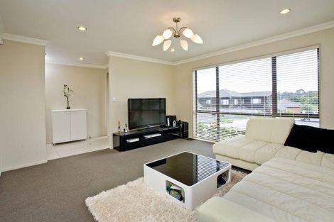 Photo of property in 15 Tekapo Rise, Fairview Heights, Auckland, 0632