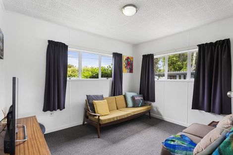 Photo of property in 1/2a Eskdale Road, Birkdale, Auckland, 0626