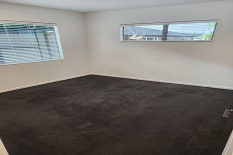 Photo of property in 28 Ballymore Drive, Pinehill, Auckland, 0632