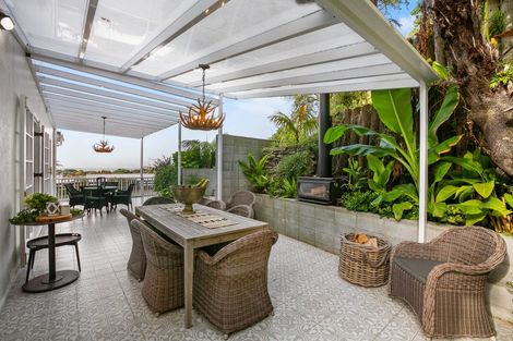 Photo of property in 149 Vivian Street, New Plymouth, 4310